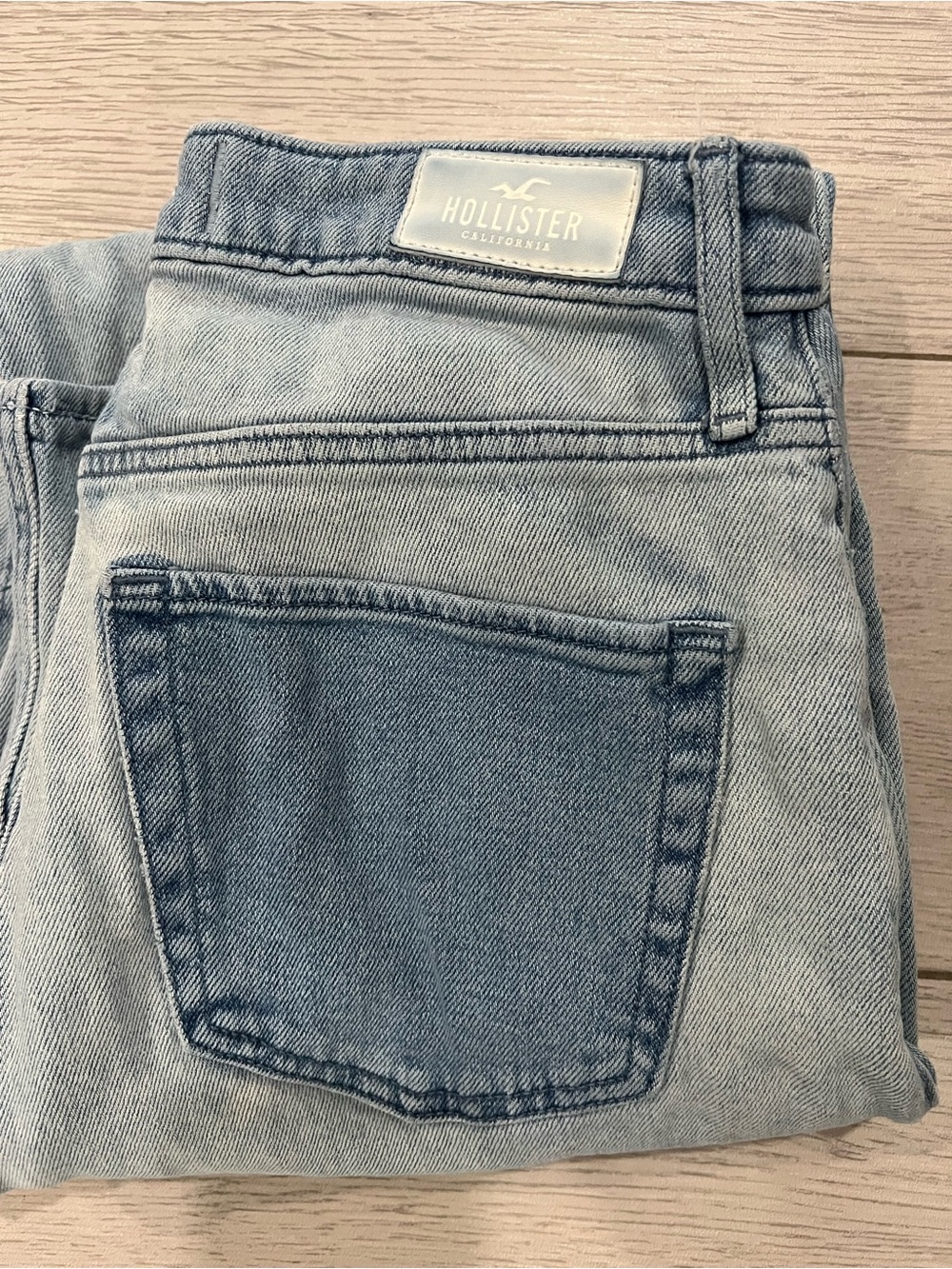 Hollister women’s  Faded Light Blue Slim Jeans